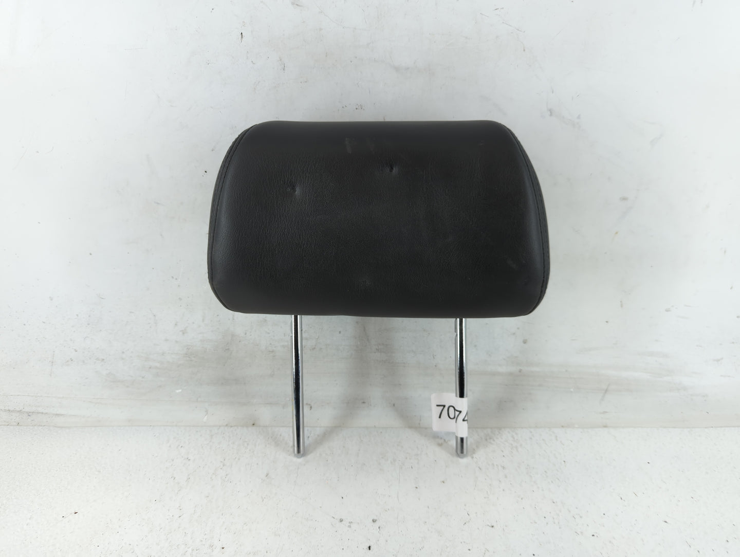 2008-2009 Chevrolet Malibu Headrest Head Rest Rear Seat Black - Oemusedautoparts1.com
