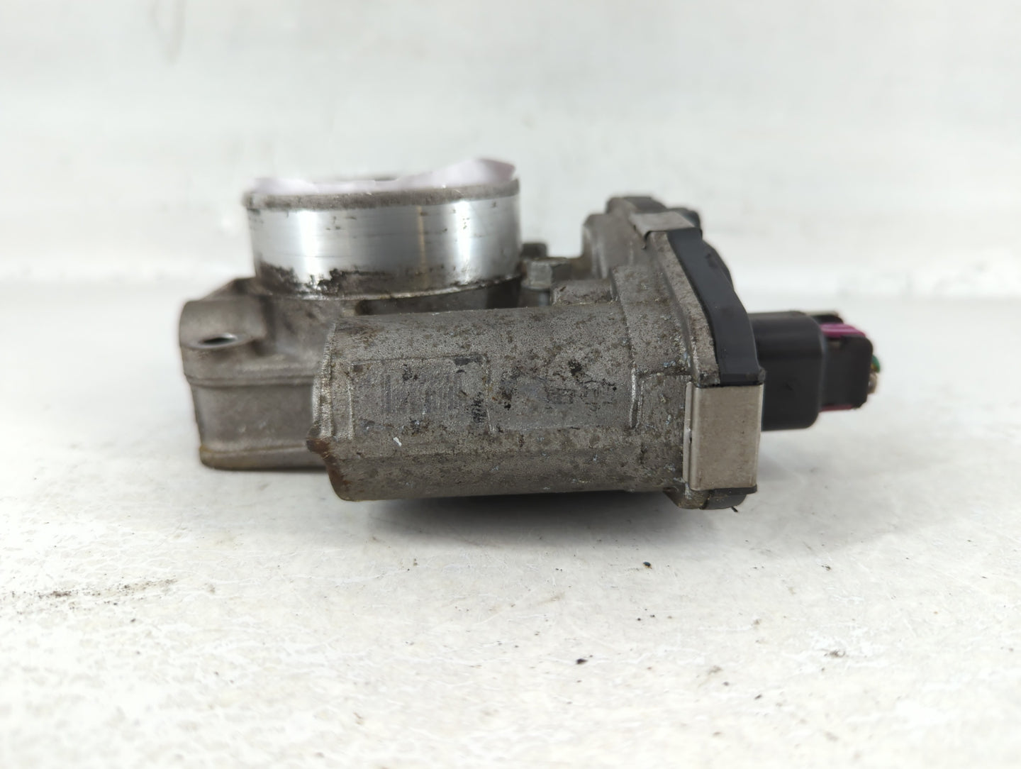 2008-2012 Chevrolet Malibu Throttle Body P/N:AA668AA1463C Fits Fits 2007 2008 2009 2010 2011 2012 OEM Used Auto Parts - Oemu