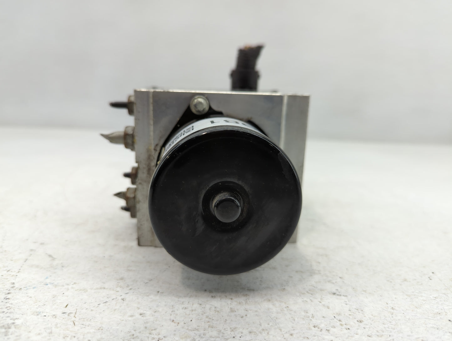 2008-2009 Chevrolet Malibu ABS Pump Control Module Replacement P/N:25928254 Fits Fits 2008 2009 OEM Used Auto Parts - Oemuse