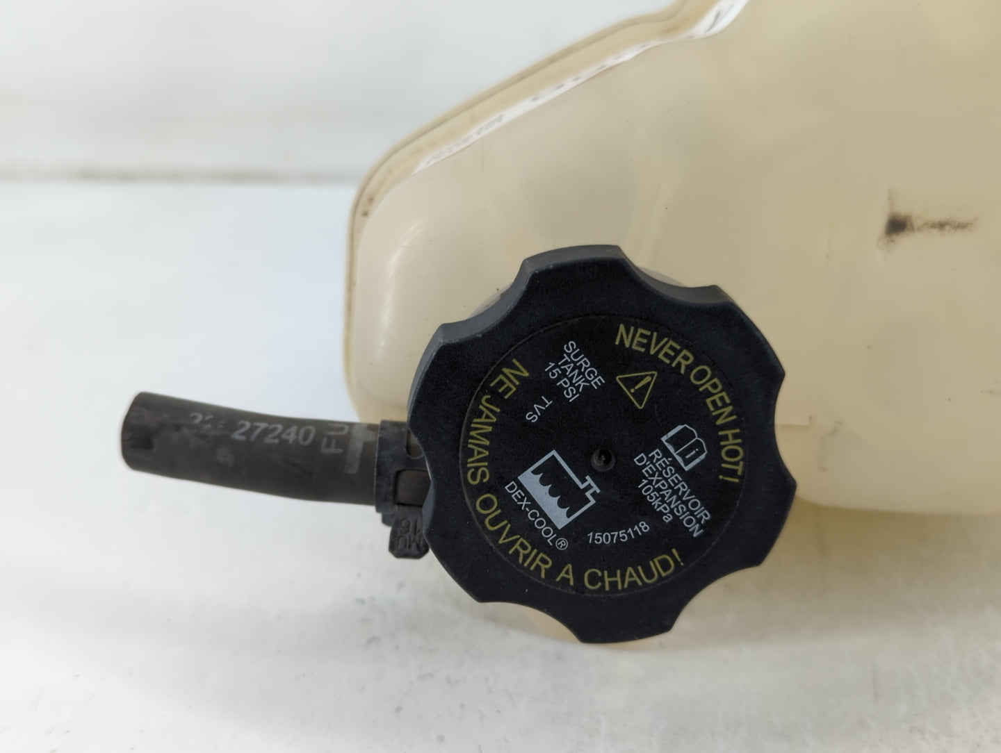2007 Chevrolet Malibu Radiator Coolant Overflow Expansion Tank Bottle - Oemusedautoparts1.com