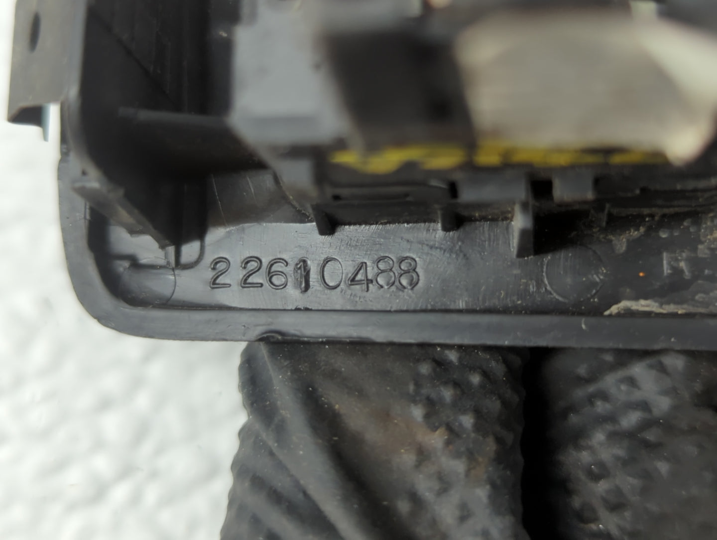 2008 Chevrolet Malibu Passenger Right Rear Power Window Switch 22610488 - Oemusedautoparts1.com