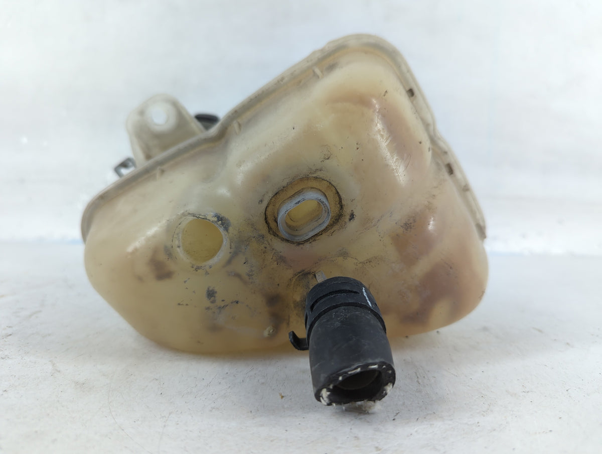 2007 Chevrolet Malibu Radiator Coolant Overflow Expansion Tank Bottle 818331 - Oemusedautoparts1.com