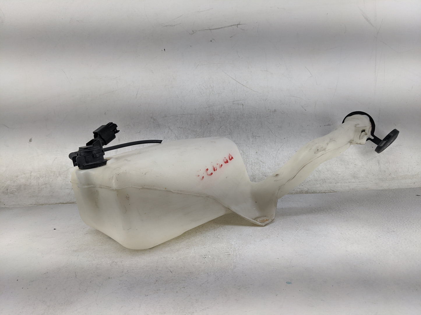 Chevrolet Silverado Windshield Washer Fluid Reservoir Bottle Oem - Oemusedautoparts1.com