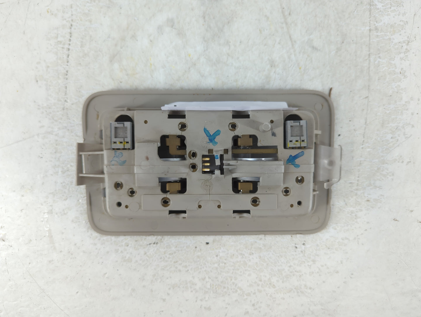 2008 Chevrolet Silverado 1500 DOME LIGHT - Oemusedautoparts1.com