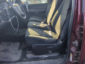 compare product 2007-2009 Chevrolet Silverado 1500 Driver Front Seat Oem 1237553
