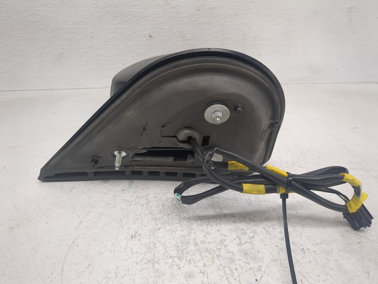 2007-2013 Chevrolet Silverado 1500 Driver Side View Mirror - Left Door Mirror OEM Used - Oemusedautoparts1.com