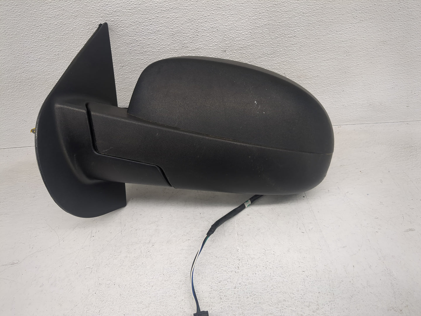 2007-2013 Chevrolet Silverado 1500 Driver Side View Mirror - Left Door Mirror OEM Used - Oemusedautoparts1.com