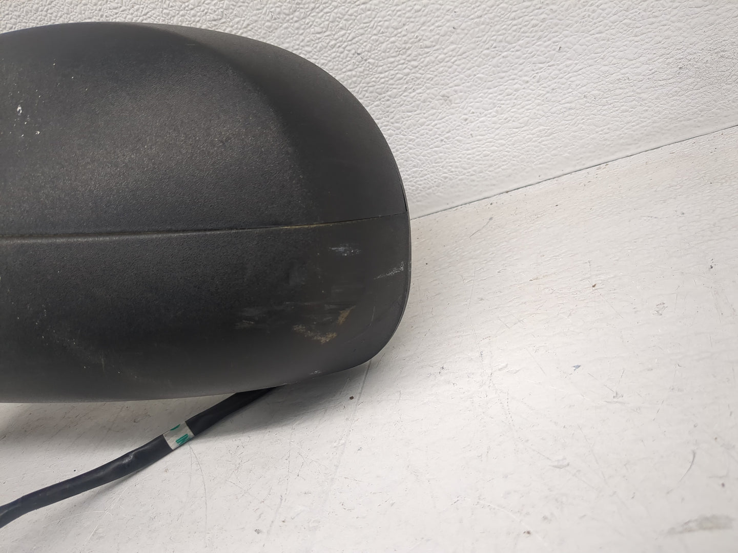 2007-2013 Chevrolet Silverado 1500 Driver Side View Mirror - Left Door Mirror OEM Used - Oemusedautoparts1.com
