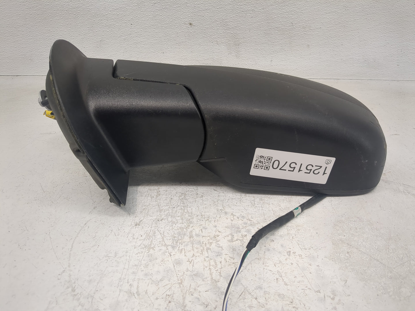 2007-2013 Chevrolet Silverado 1500 Driver Side View Mirror - Left Door Mirror OEM Used - Oemusedautoparts1.com