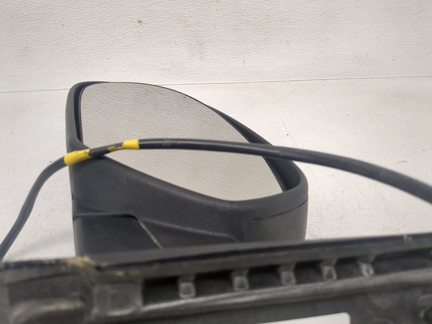 2007-2013 Chevrolet Silverado 1500 Driver Side View Mirror - Left Door Mirror OEM Used - Oemusedautoparts1.com