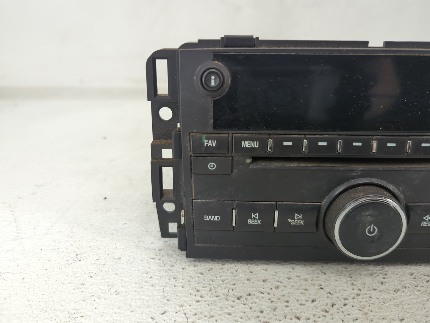 2007-2013 Chevrolet Silverado 1500 Radio AM FM Cd Player Receiver Replacement P/N:25865029 Fits OEM Used Auto Parts - Oemuse