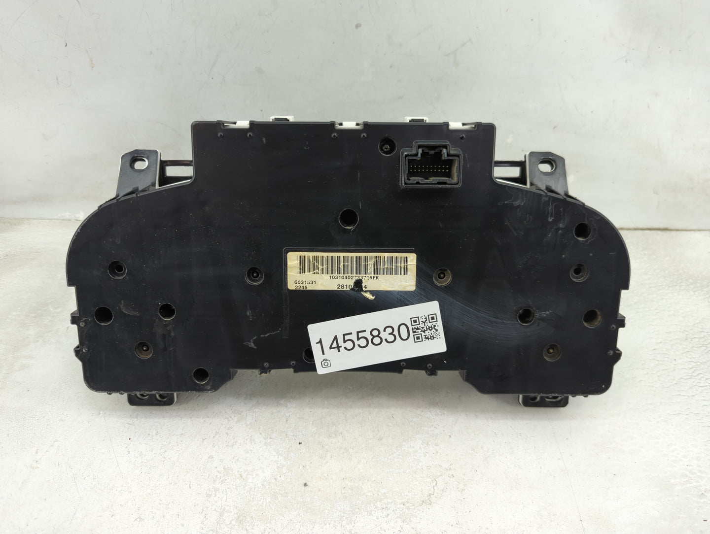 2007-2010 Chevrolet Silverado 1500 Instrument Cluster Speedometer Gauges P/N:25861651 H8KK Miles: Fits OEM Used Auto Parts -