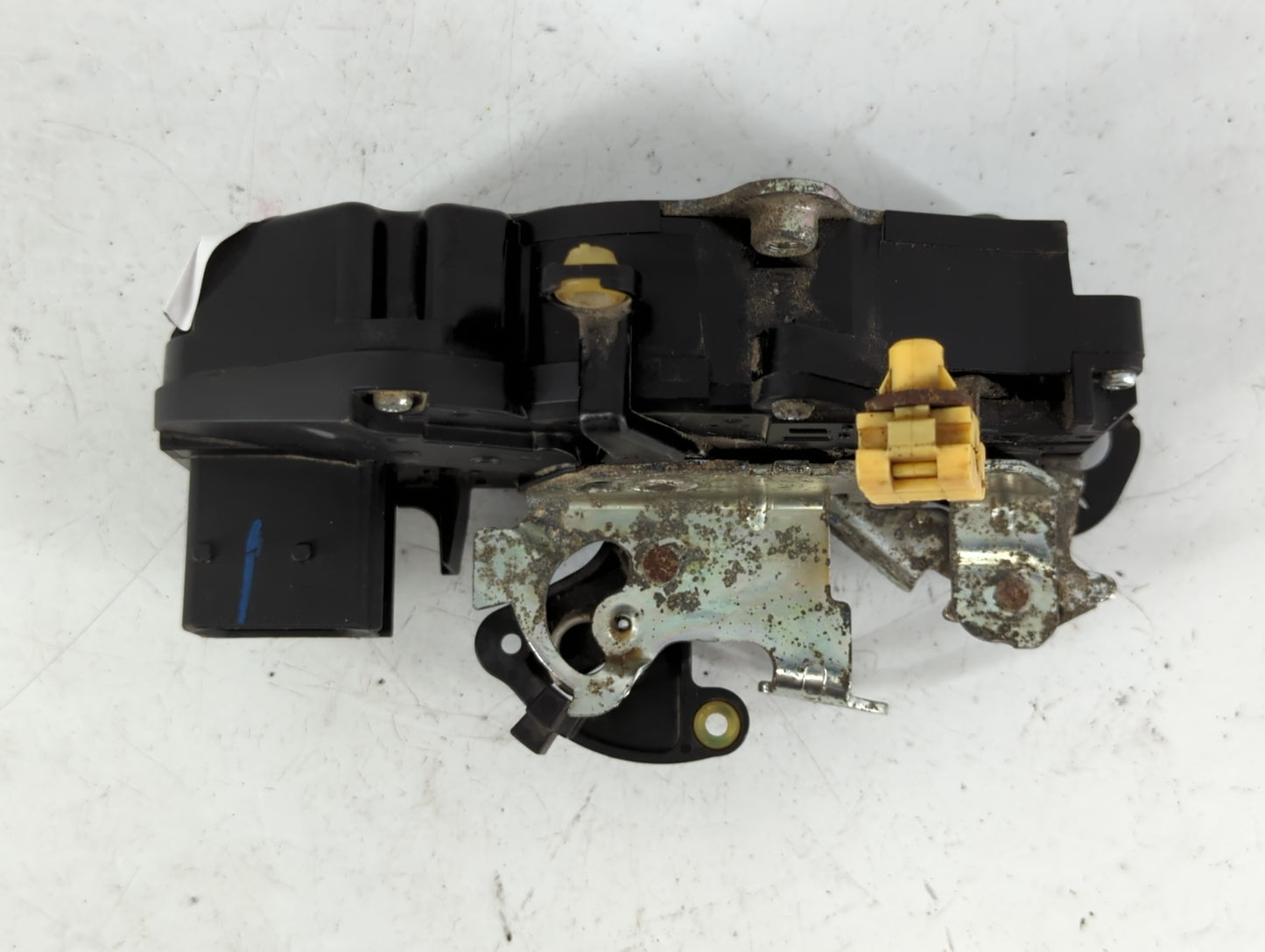 2008 Chevrolet Silverado 1500 Front Driver Left Lock Actuator - Oemusedautoparts1.com