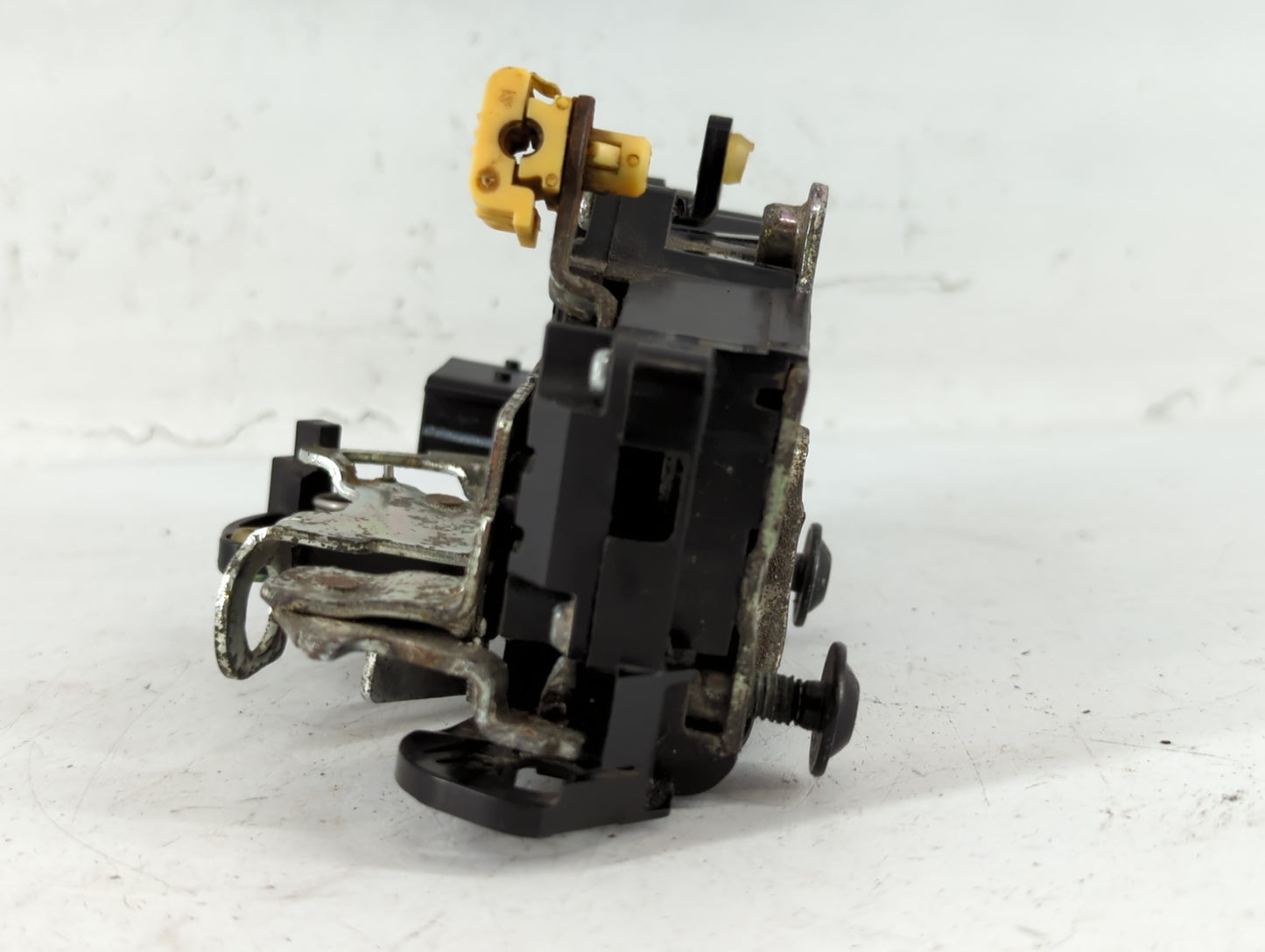 2008 Chevrolet Silverado 1500 Front Driver Left Lock Actuator - Oemusedautoparts1.com
