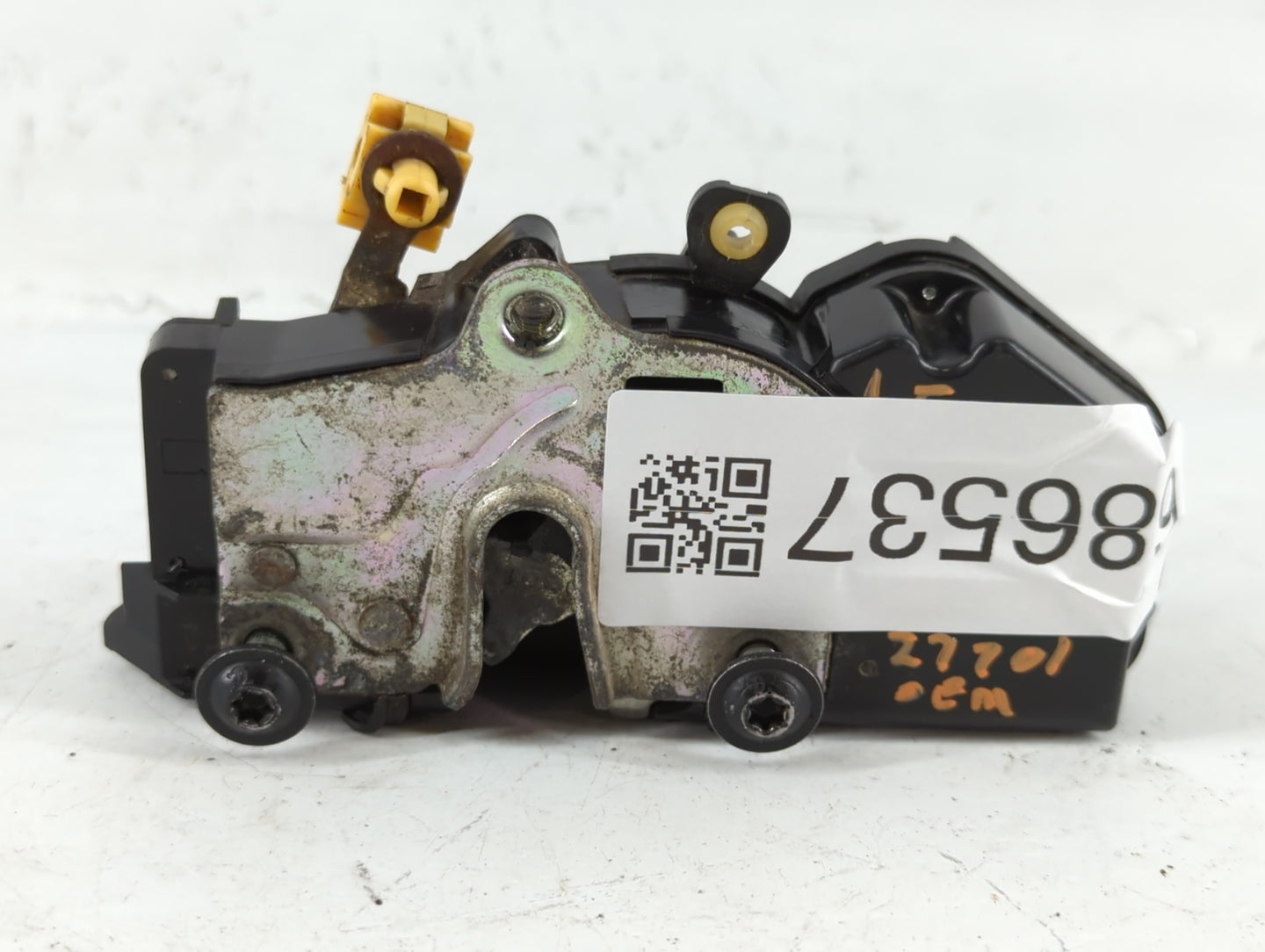 2008 Chevrolet Silverado 1500 Front Driver Left Lock Actuator - Oemusedautoparts1.com