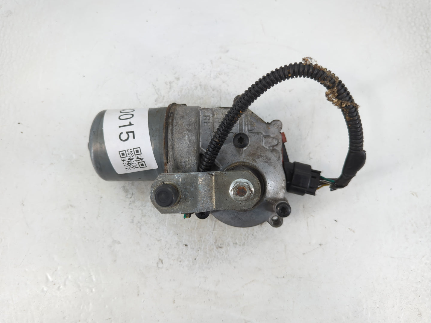 2007-2013 Chevrolet Silverado 1500 Front Windshield Wiper Motor P/N:34144-C-31-12-07 Fits OEM Used Auto Parts - Oemusedautop