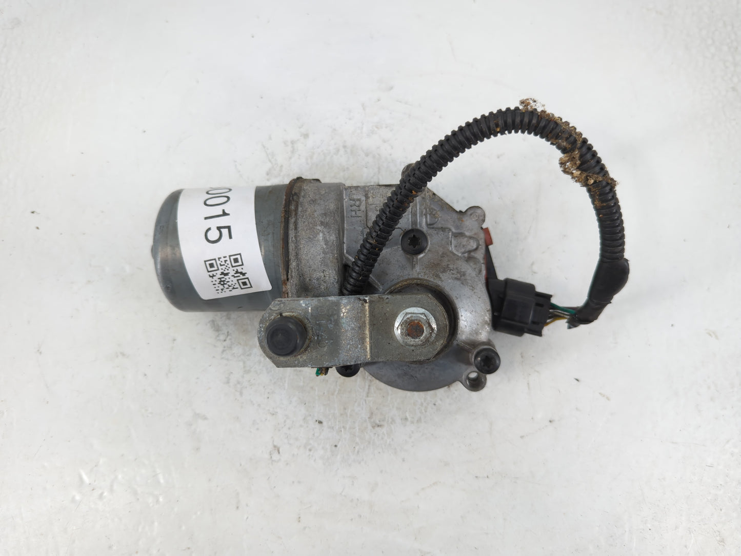 2007-2013 Chevrolet Silverado 1500 Front Windshield Wiper Motor P/N:34144-C-31-12-07 Fits OEM Used Auto Parts - Oemusedautop