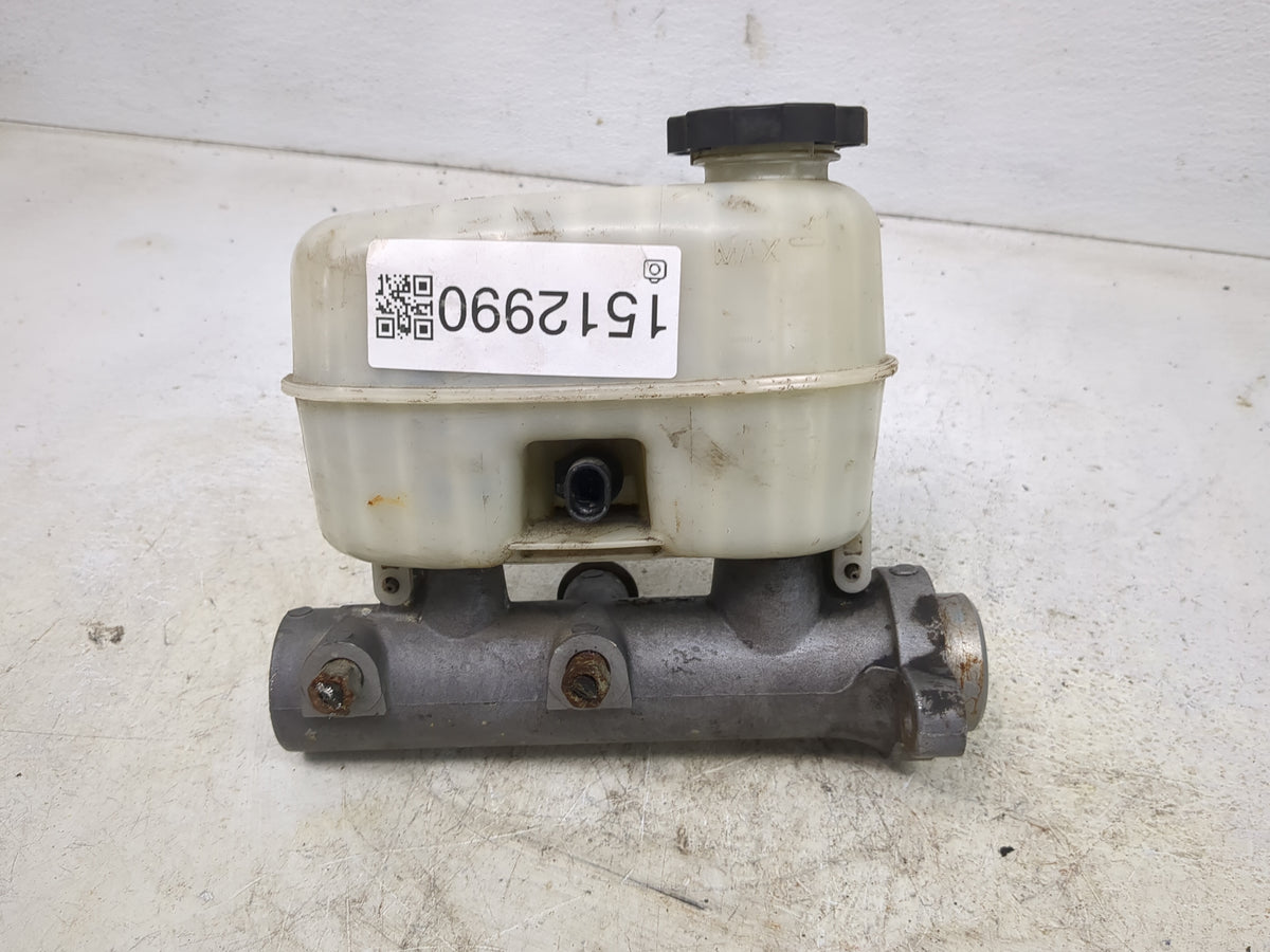 2007-2008 Chevrolet Silverado 3500 Brake Master Cylinder - Oemusedautoparts1.com