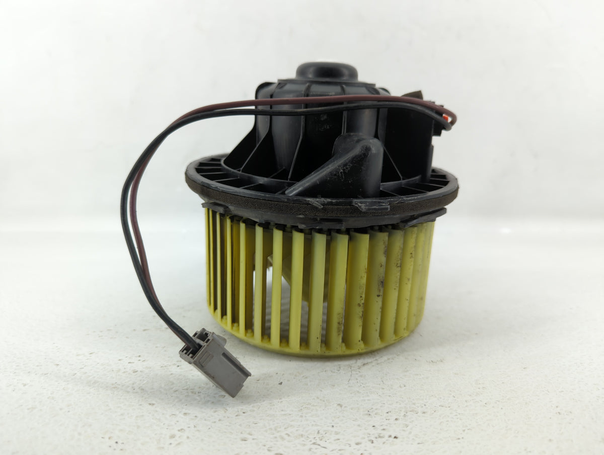 2003-2014 Chevrolet Suburban Heater AC Blower Motor P/N:62422189 Fits OEM Used Auto Parts - Oemusedautoparts1.com