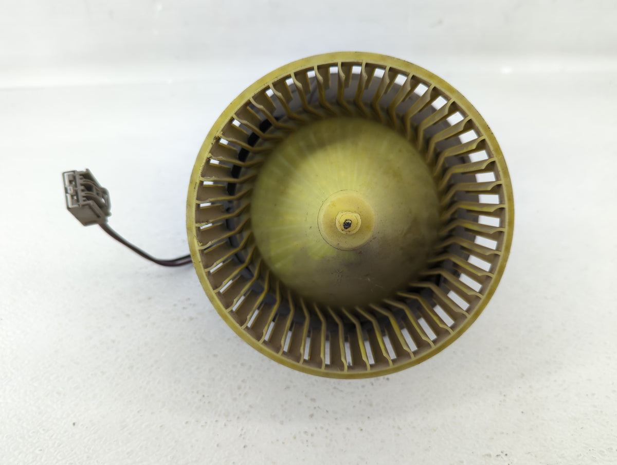 2003-2014 Chevrolet Suburban Heater AC Blower Motor P/N:62422189 Fits OEM Used Auto Parts - Oemusedautoparts1.com