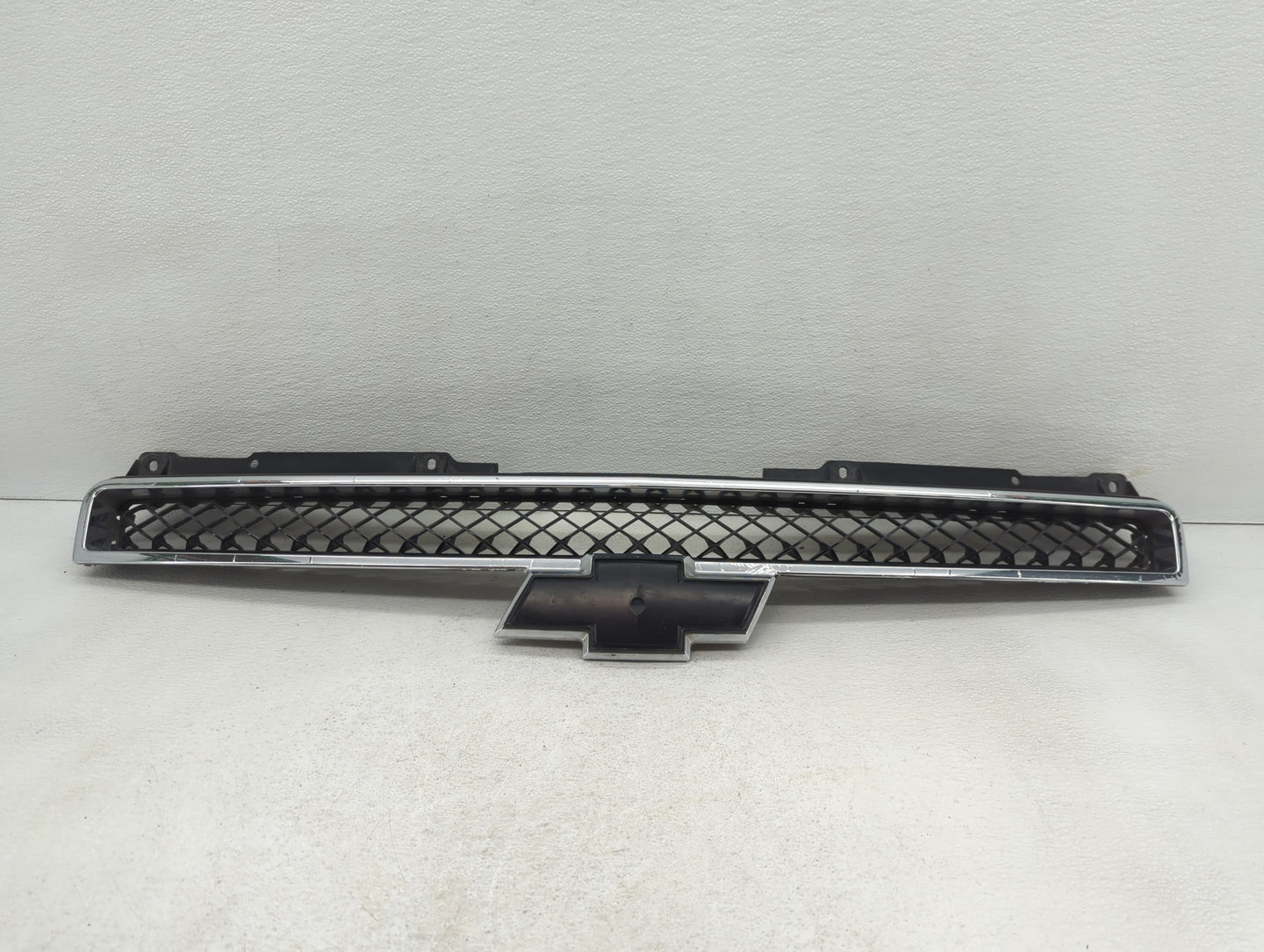 Chevrolet Suburban Front Bumper Grille Cover - Oemusedautoparts1.com