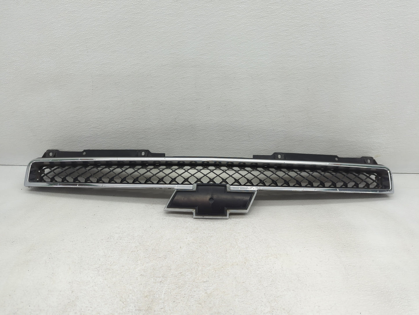 Chevrolet Suburban Front Bumper Grille Cover - Oemusedautoparts1.com