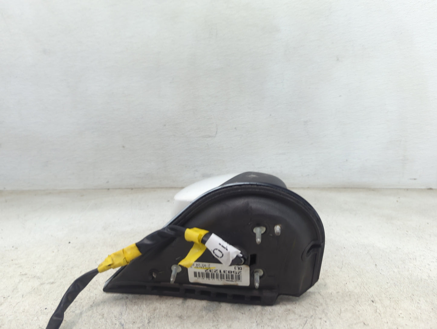 2007-2008 Chevrolet Suburban 1500 Driver Side View Mirror - Left Door Mirror OEM Used - Oemusedautoparts1.com