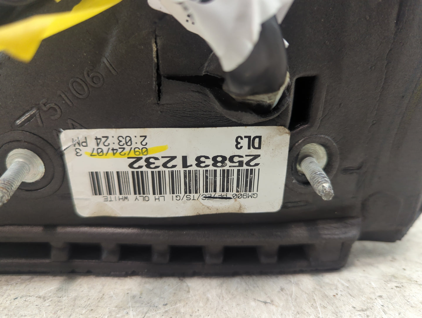 2007-2008 Chevrolet Suburban 1500 Driver Side View Mirror - Left Door Mirror OEM Used - Oemusedautoparts1.com