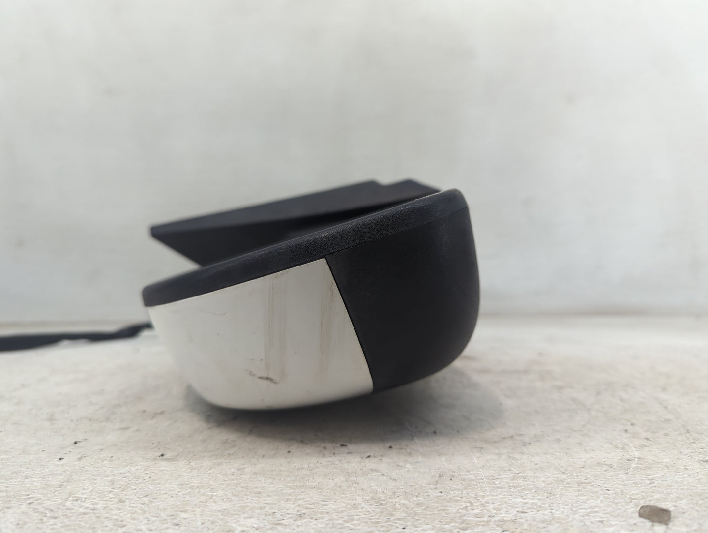 2007-2008 Chevrolet Suburban 1500 Driver Side View Mirror - Left Door Mirror OEM Used - Oemusedautoparts1.com