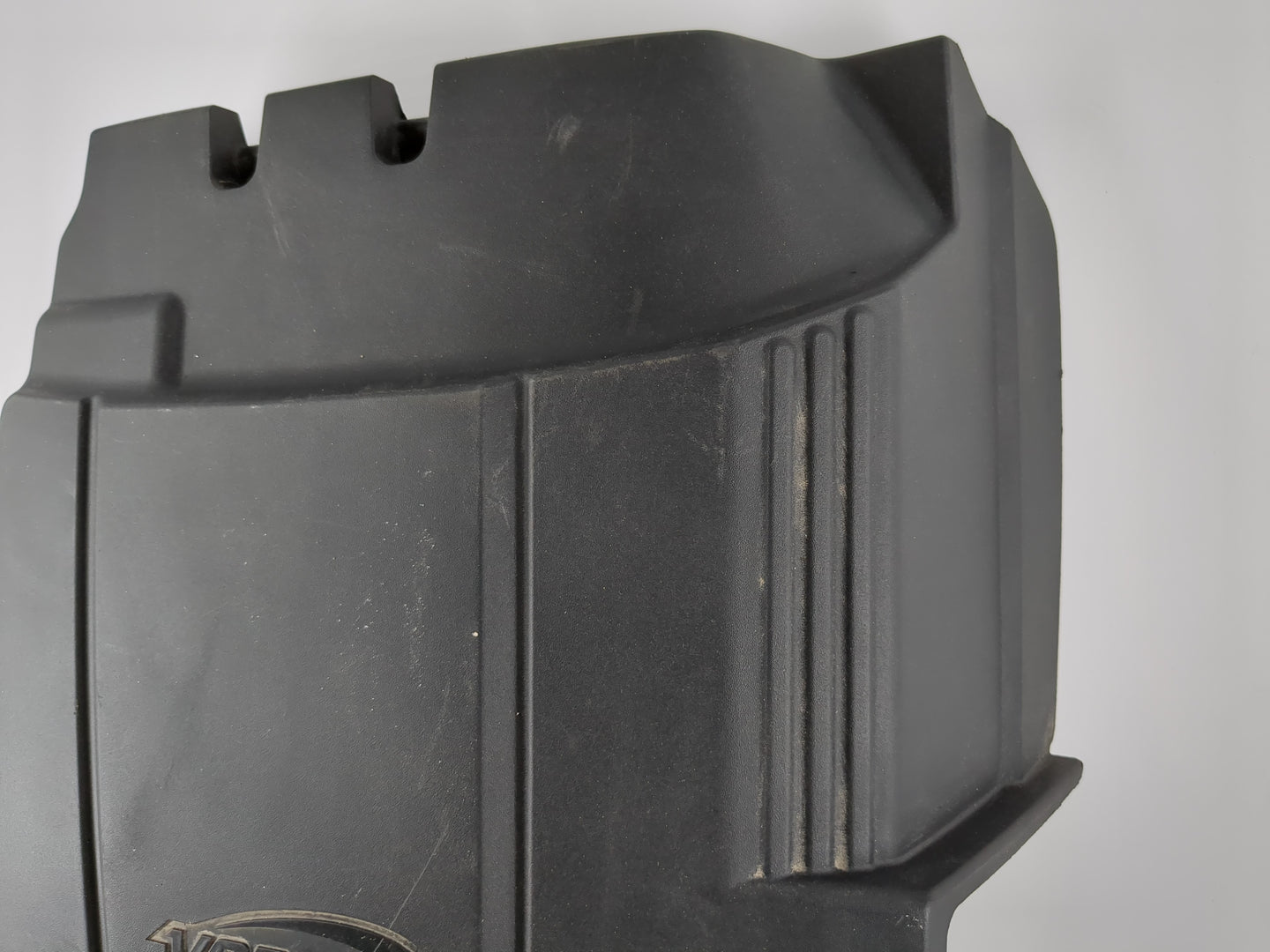 2008 Chevrolet Tahoe Engine Cover - Oemusedautoparts1.com