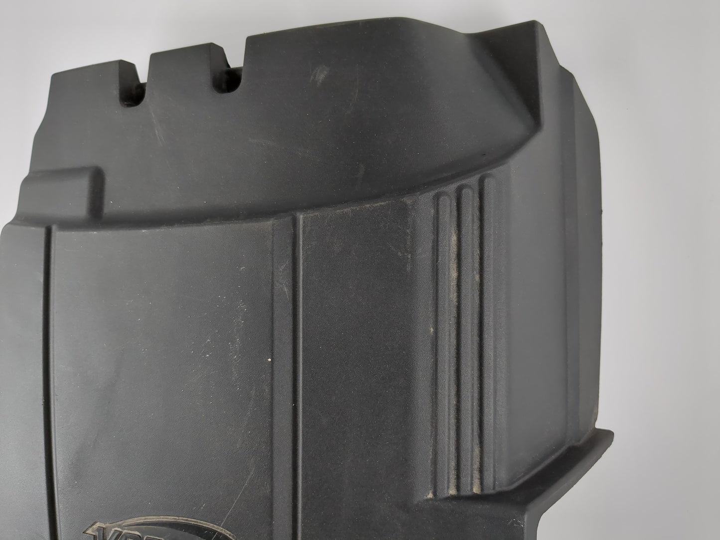 2008 Chevrolet Tahoe Engine Cover - Oemusedautoparts1.com