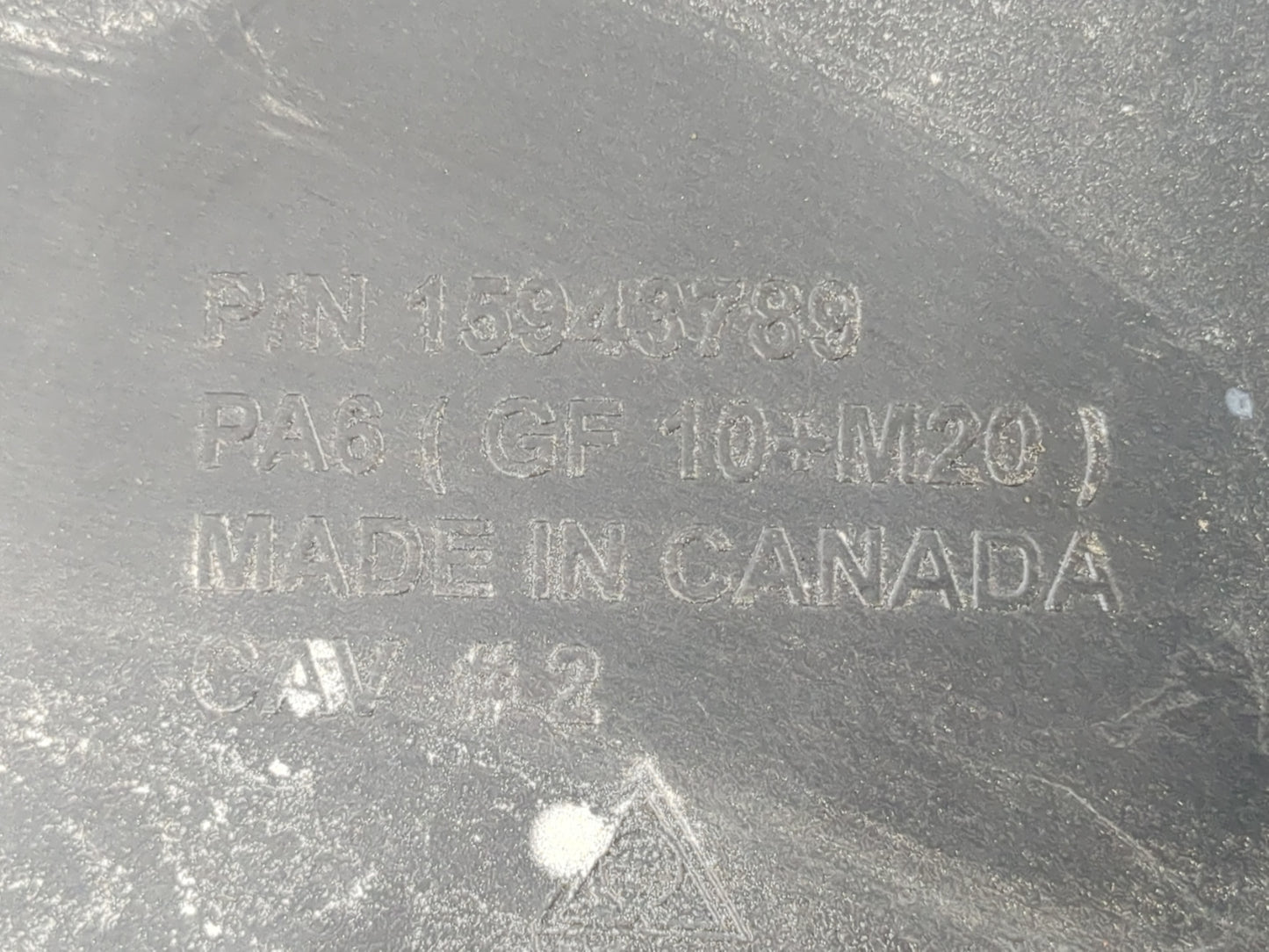 2008 Chevrolet Tahoe Engine Cover - Oemusedautoparts1.com