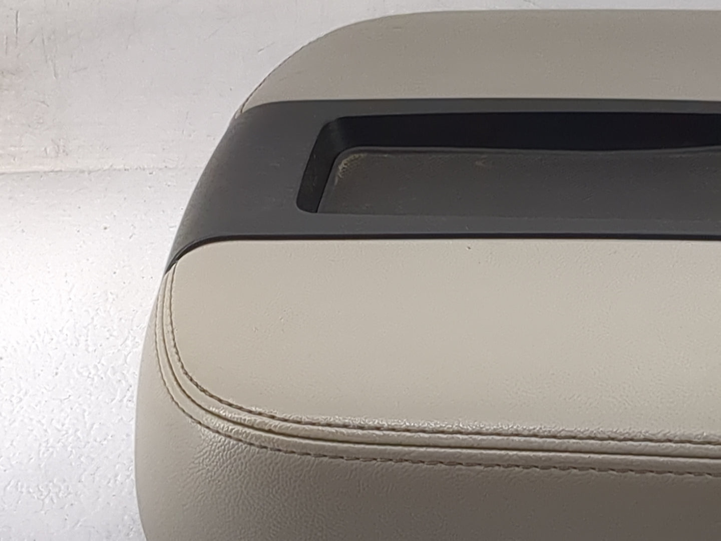 2008 Chevrolet Tahoe Center Console Armrest Cover Lid Fits OEM Used Auto Parts - Oemusedautoparts1.com