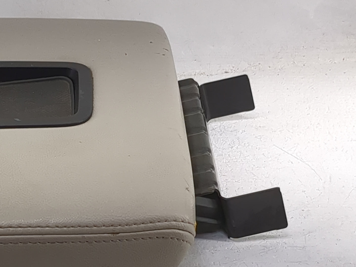 2008 Chevrolet Tahoe Center Console Armrest Cover Lid Fits OEM Used Auto Parts - Oemusedautoparts1.com