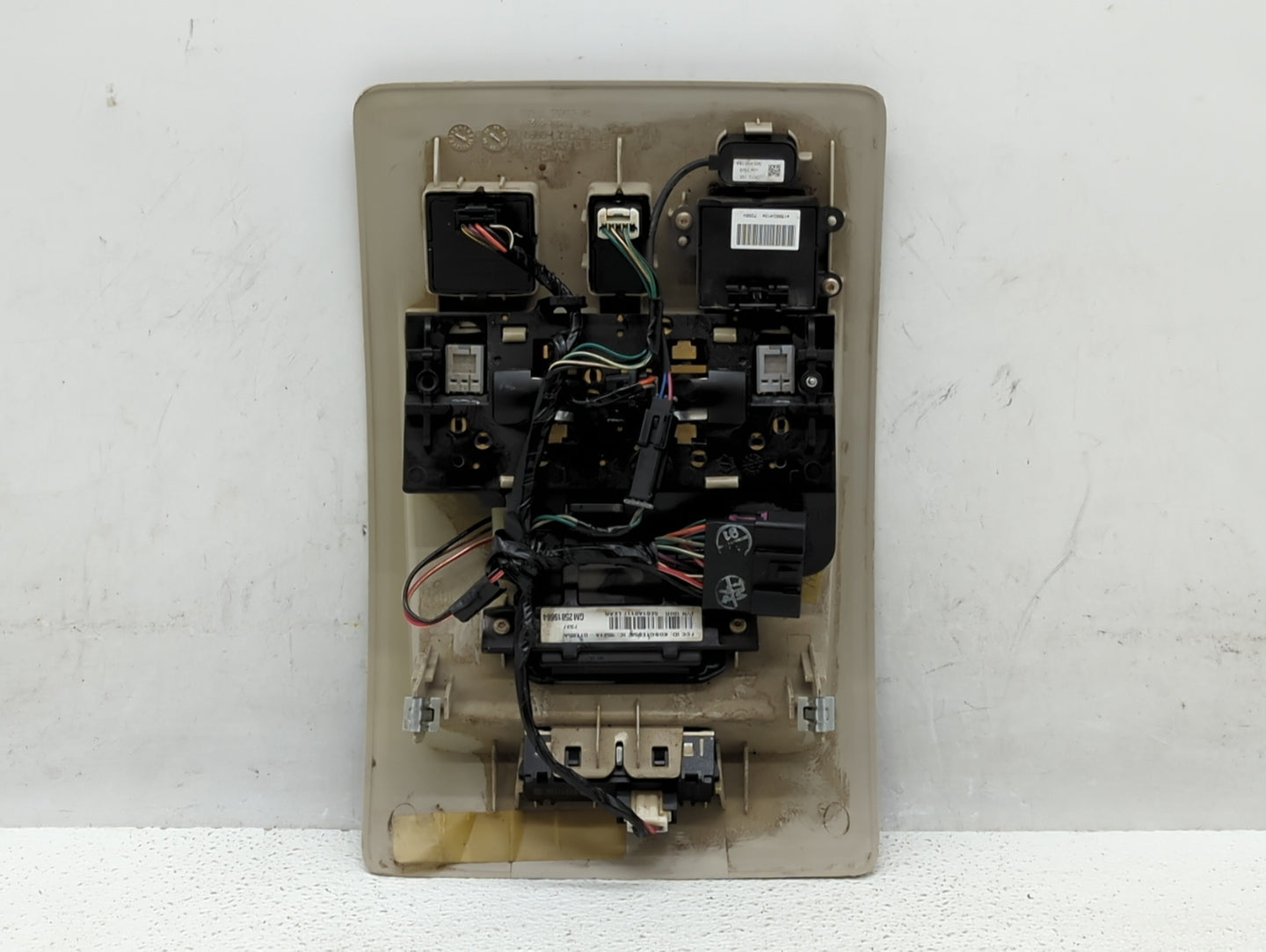 2008 Chevrolet Tahoe Overhead Roof Console - Oemusedautoparts1.com