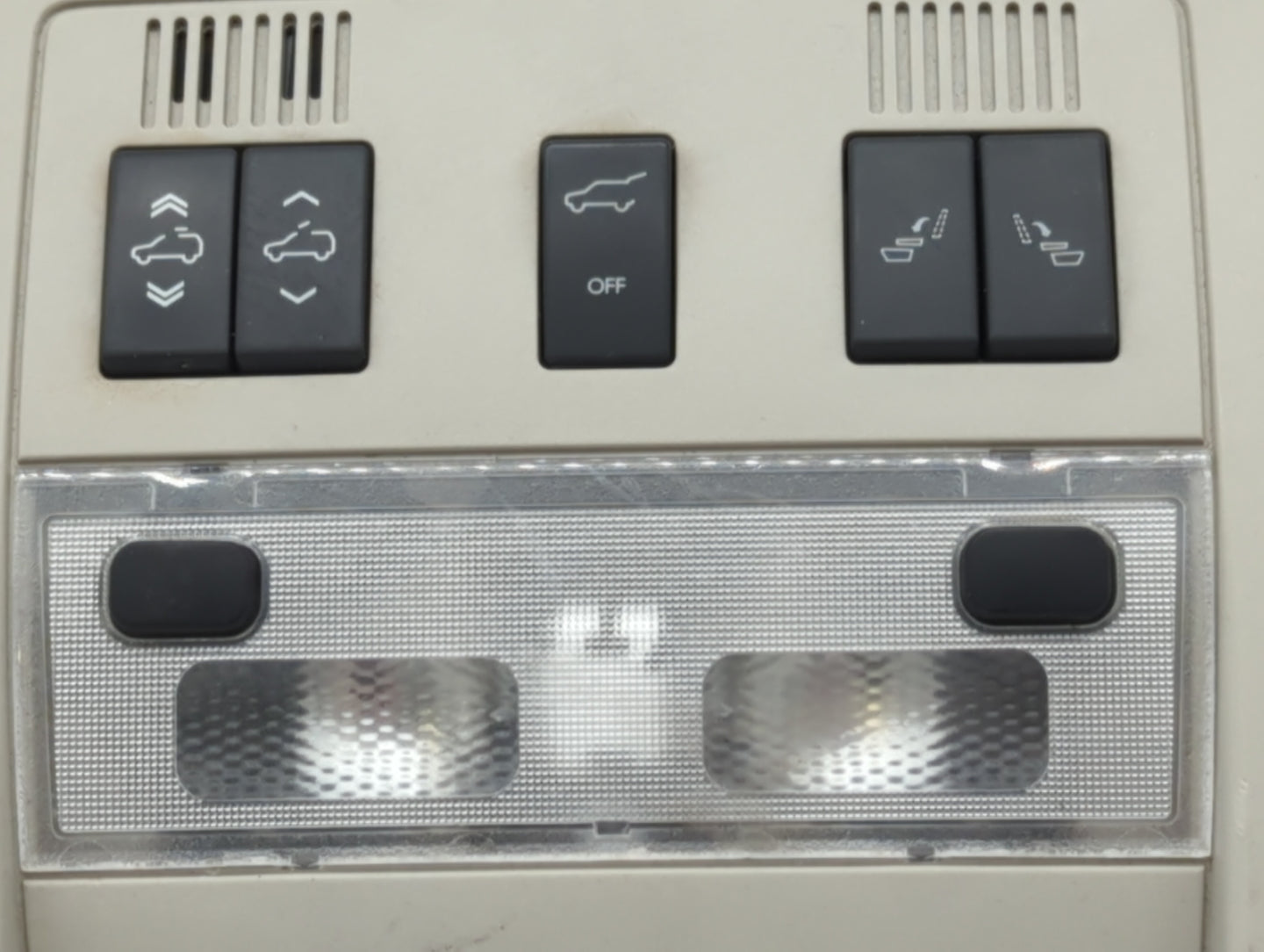 2007-2011 Chevrolet Tahoe Center Floor Console P/N:15948136 Fits Fits 2007 2008 2009 2010 2011 OEM Used Auto Parts - Oemused