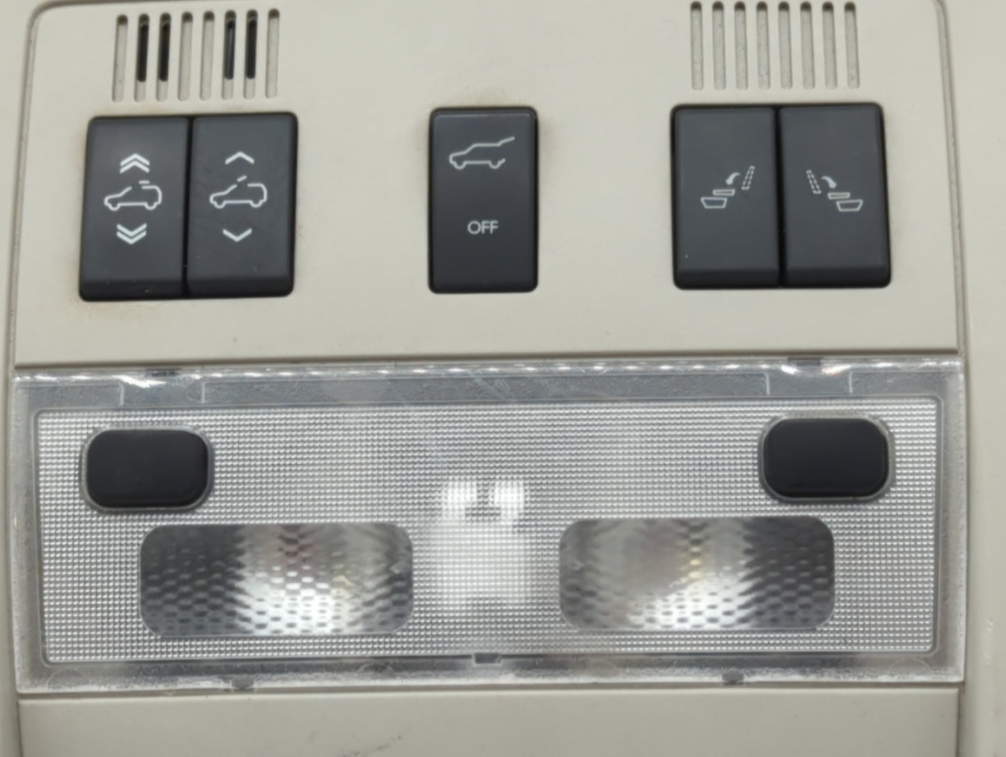 2007-2011 Chevrolet Tahoe Center Floor Console P/N:15948136 Fits Fits 2007 2008 2009 2010 2011 OEM Used Auto Parts - Oemused