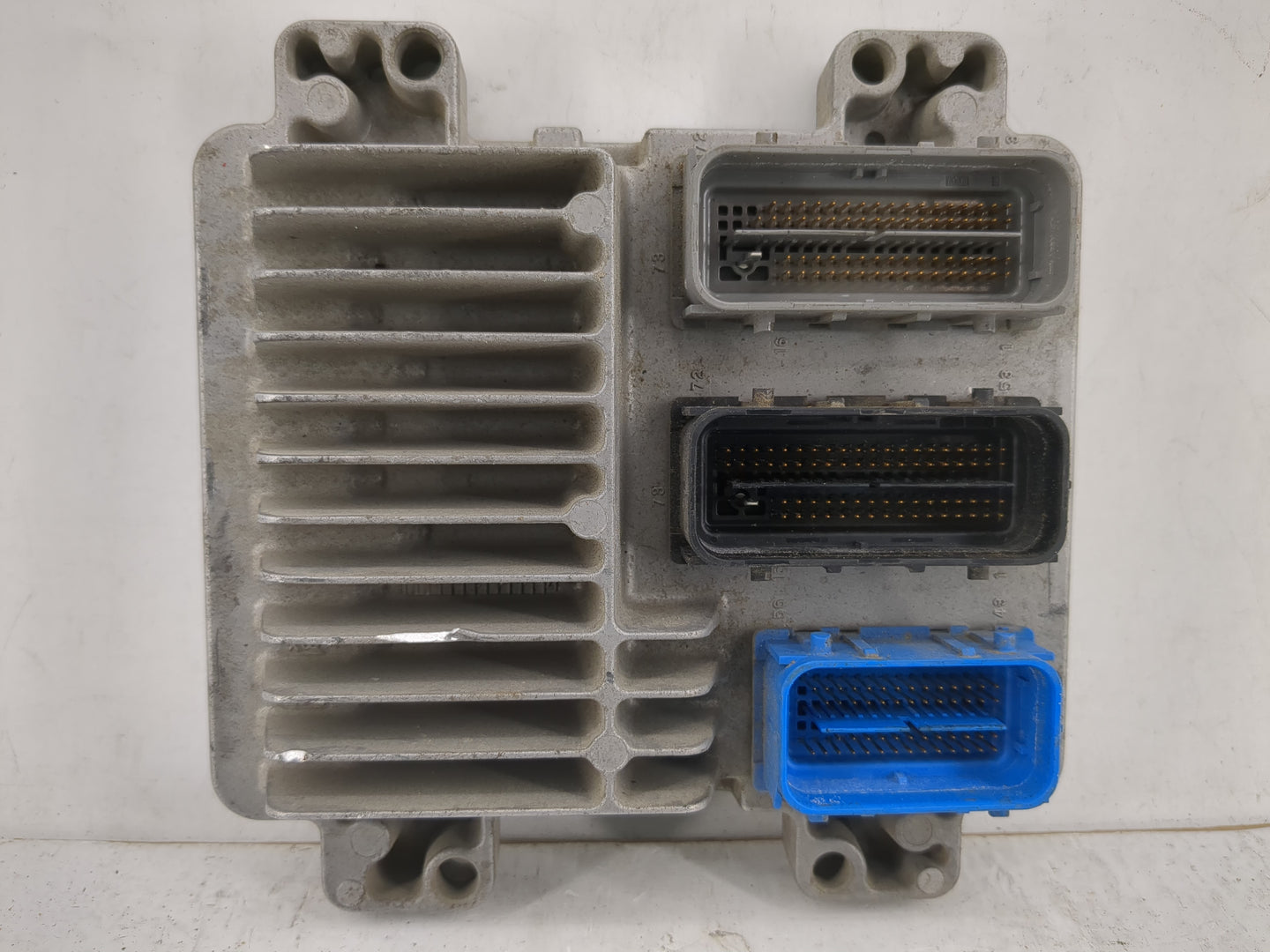 2007-2008 Chevrolet Trailblazer PCM Engine Control Computer ECU ECM PCU OEM P/N:19210737 Fits Fits 2007 2008 OEM Used Auto P