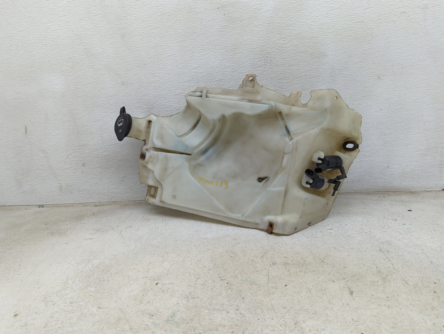 2002 Chevrolet Trailblazer Windshield Washer Fluid Reservoir Bottle Oem 1473887 - Oemusedautoparts1.com