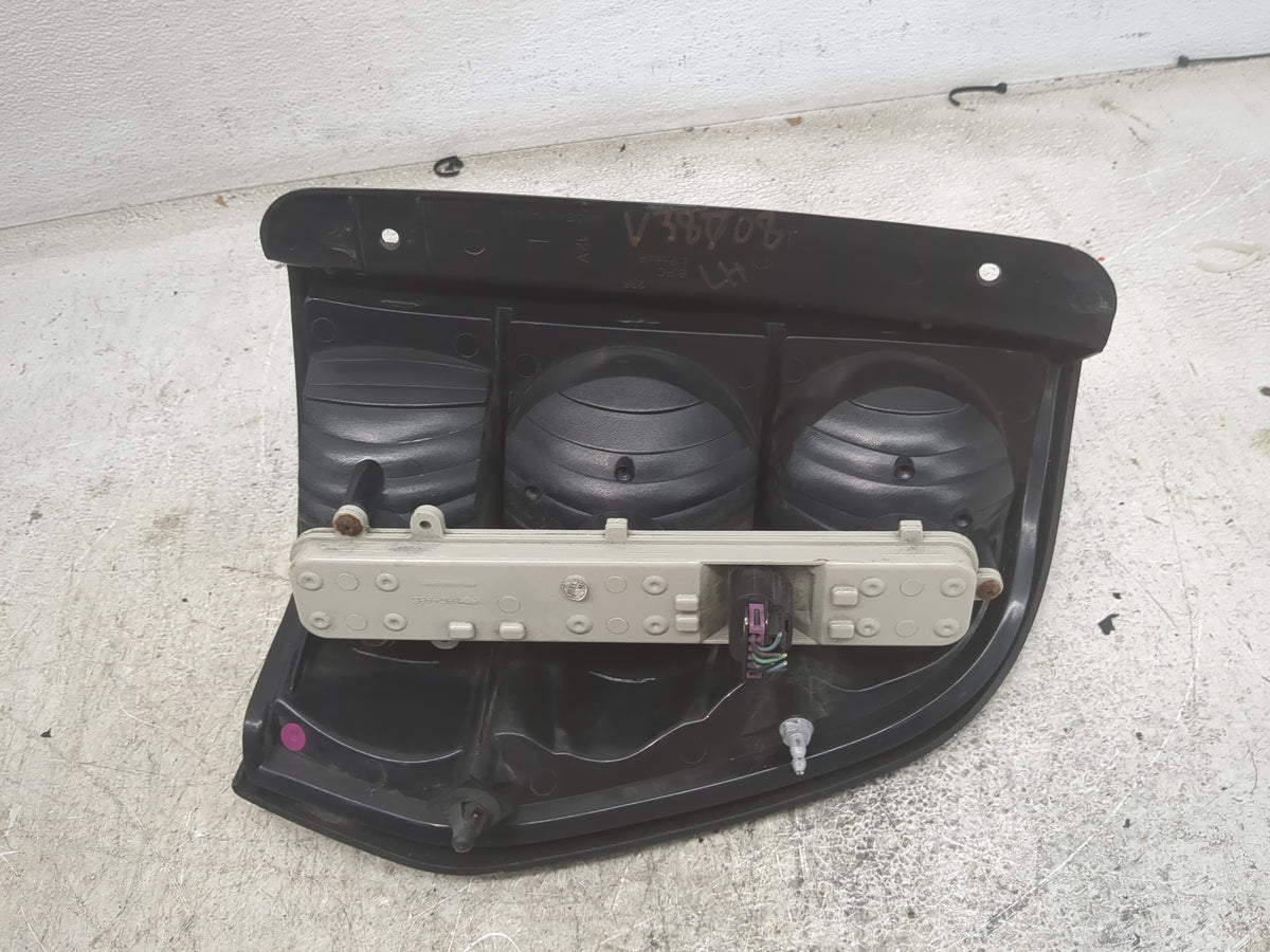 2002-2009 Chevrolet Trailblazer Tail Light Assembly Driver Left OEM Fits Fits 2002 2003 2004 2005 2006 2007 2008 2009 OEM Us