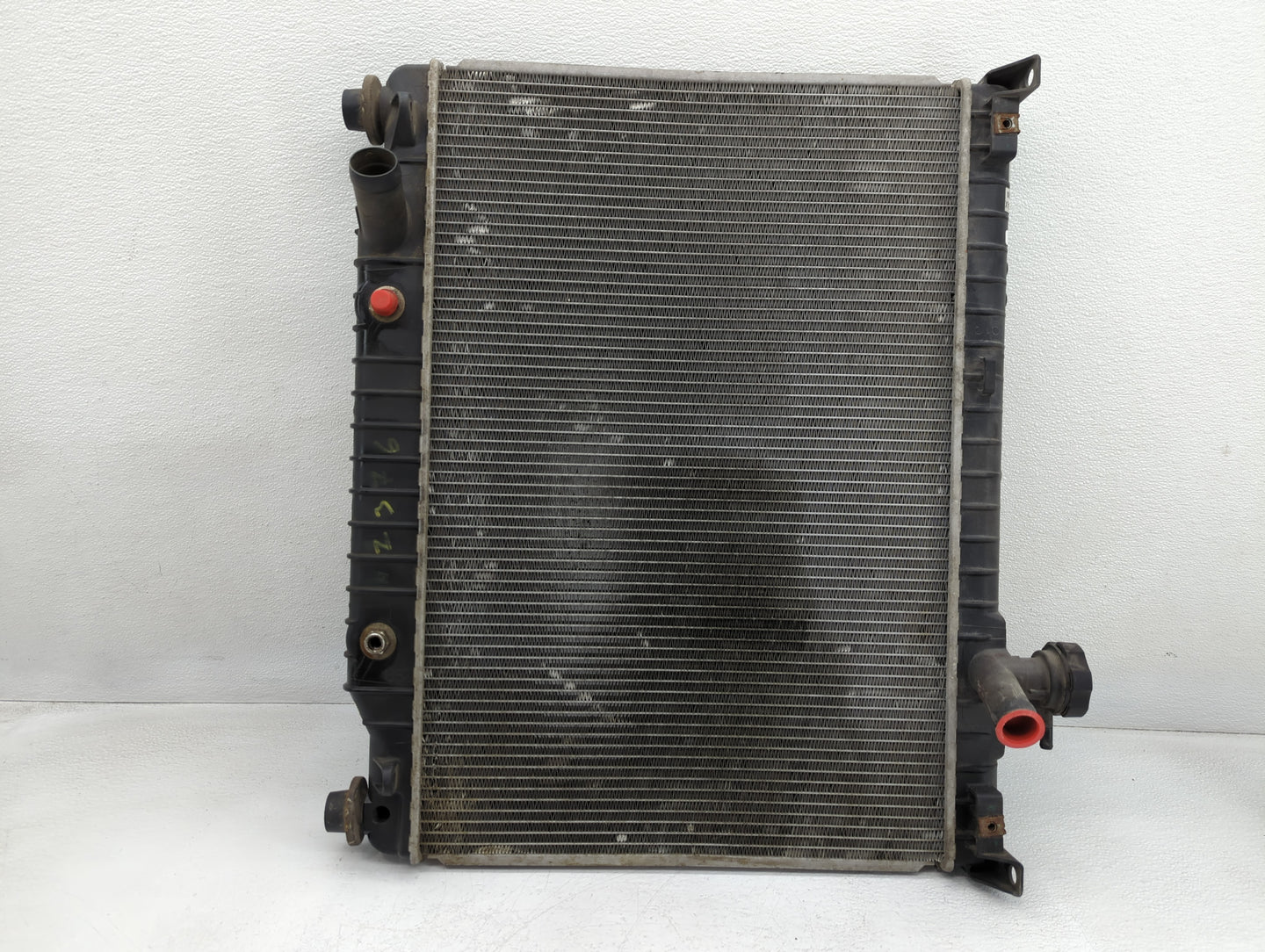 2002-2009 Chevrolet Trailblazer Engine Cooling Radiator Condensor P/N:15196385 Fits Fits 2002 2003 2004 2005 2006 2007 2008 