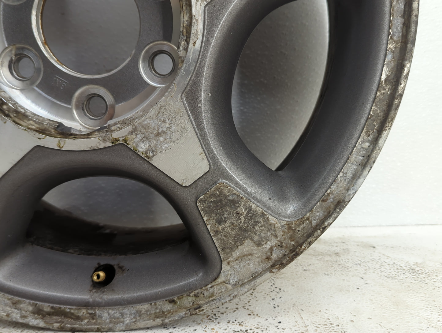 2004-2009 Chevrolet Trailblazer Oem Wheel Rim 898127 - Oemusedautoparts1.com