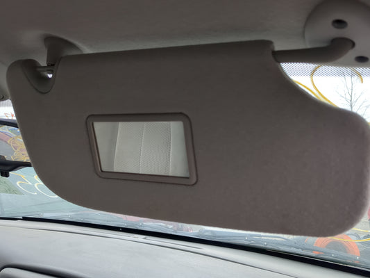 2008-2009 Chevrolet Trailblazer Sun Visor Shade Replacement Passenger Right Mirror Fits Fits 2008 2009 OEM Used Auto Parts