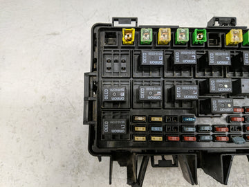 2005-2009 Chevrolet Uplander Fusebox Fuse Box Panel Relay Module P/N:15791555 Fits Fits 2005 2006 2007 2008 2009 OEM Used Auto Parts