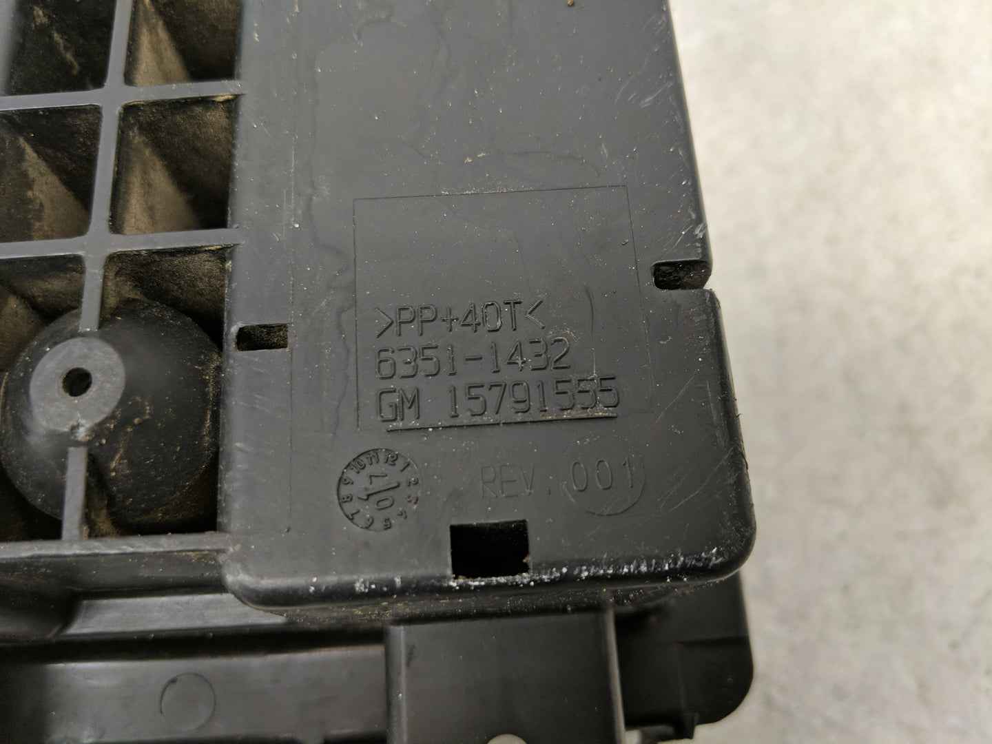 2005-2009 Chevrolet Uplander Fusebox Fuse Box Panel Relay Module P/N:15791555 Fits Fits 2005 2006 2007 2008 2009 OEM Used Au