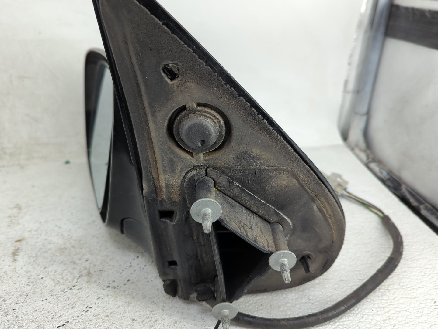 2005-2009 Chevrolet Uplander Driver Side View Mirror - Left Door Mirror OEM Used - Oemusedautoparts1.com