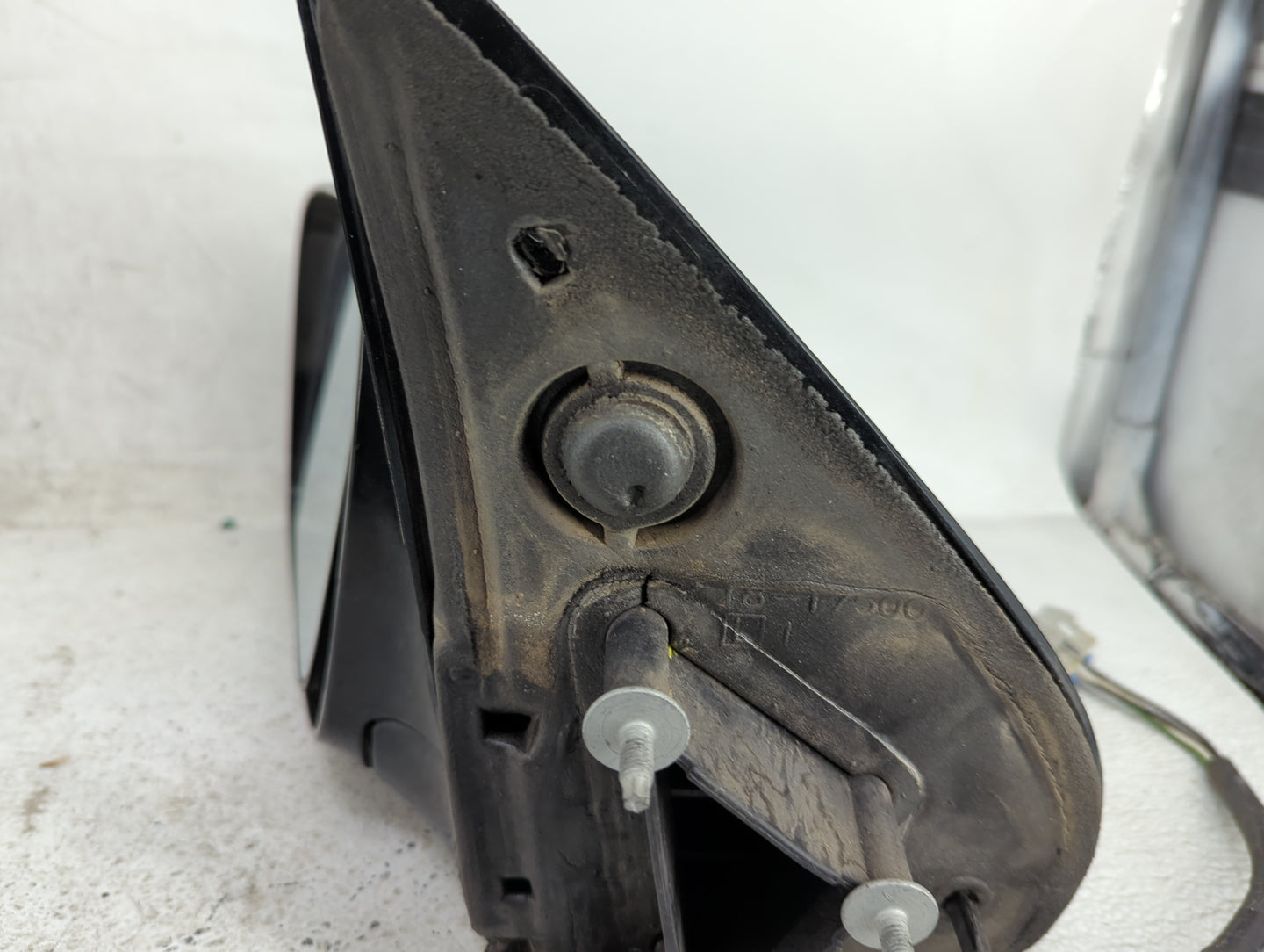 2005-2009 Chevrolet Uplander Driver Side View Mirror - Left Door Mirror OEM Used - Oemusedautoparts1.com