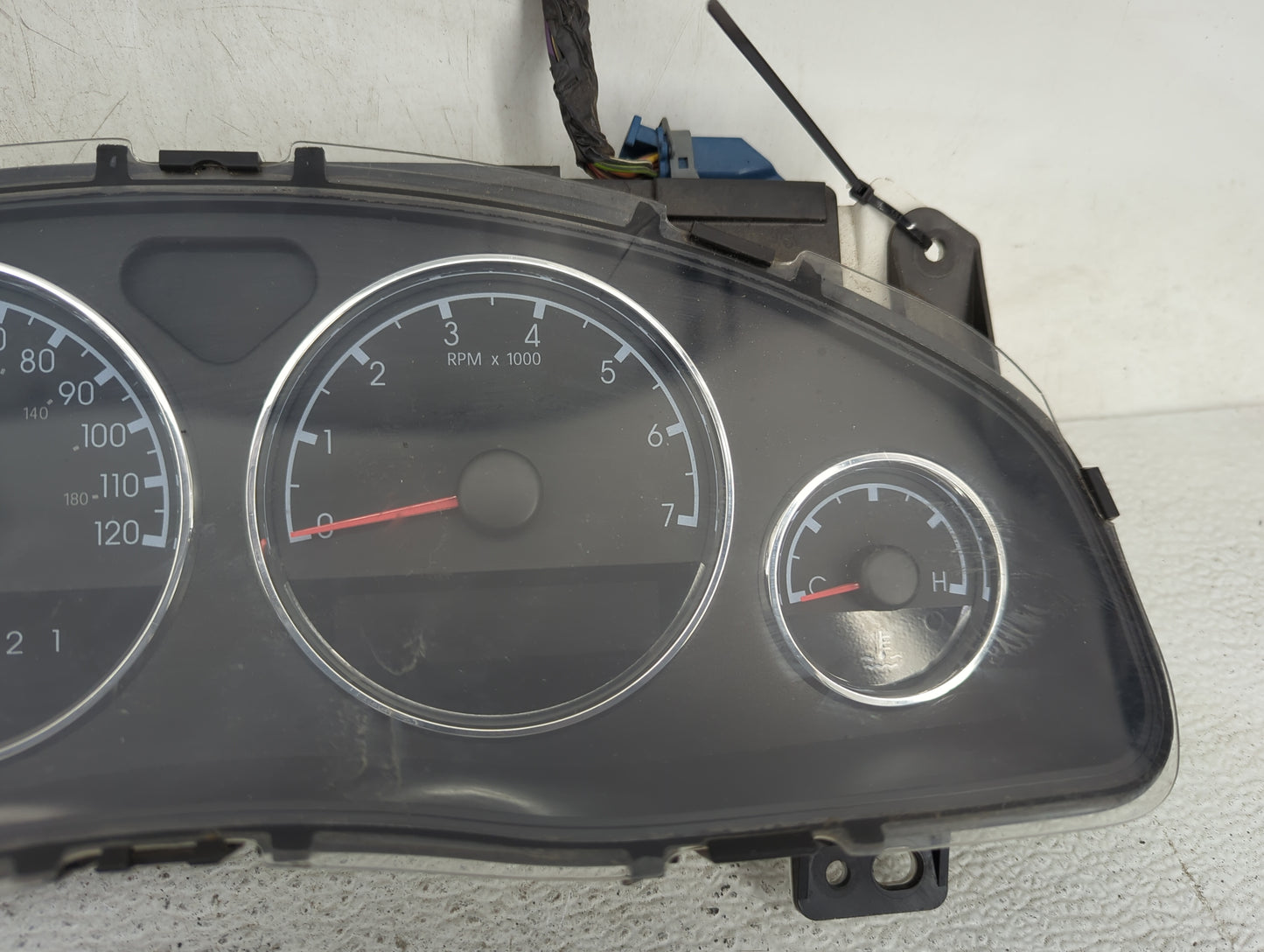 2008-2009 Chevrolet Uplander Instrument Cluster Speedometer Gauges P/N:5HFF-10A855-AD Fits Fits 2008 2009 OEM Used Auto Part