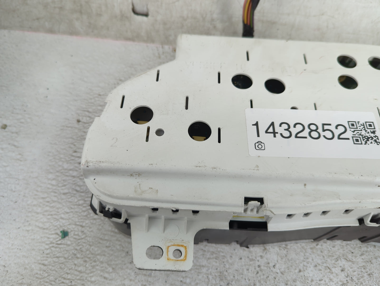 2008-2009 Chevrolet Uplander Instrument Cluster Speedometer Gauges P/N:5HFF-10A855-AD Fits Fits 2008 2009 OEM Used Auto Part