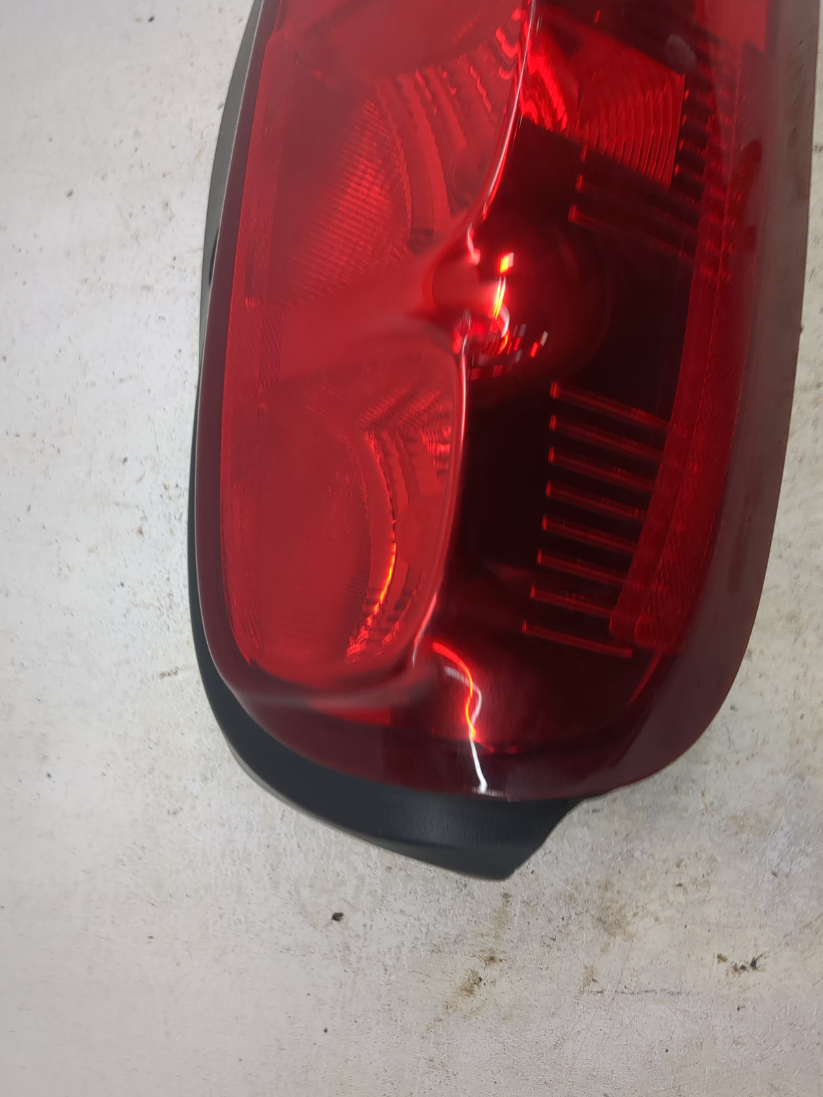 2008 Chevrolet Uplander Tail Light Assembly Driver Left OEM P/N:M0515-00 Fits OEM Used Auto Parts - Oemusedautoparts1.com